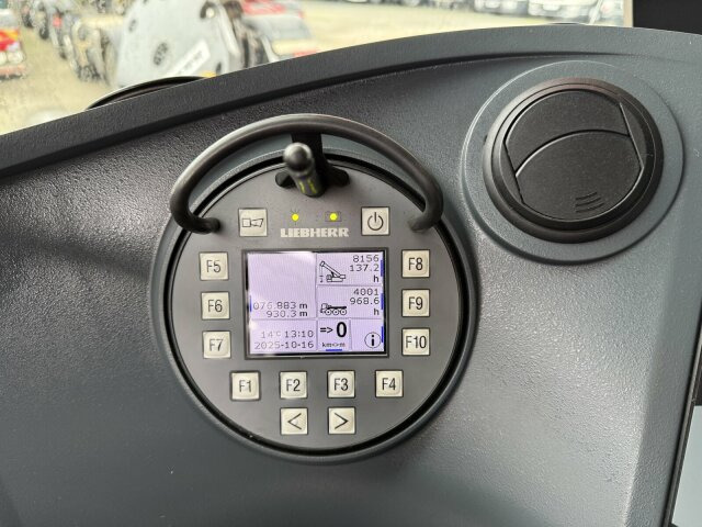 Liebherr LTM 1070-4.2 Autokran mit Spitze *TOP Zustand - Avtodvigalo za vse namene: slika 5 Liebherr LTM 1070-4.2 Autokran mit Spitze *TOP Zustand - Avtodvigalo za vse namene: slika 5