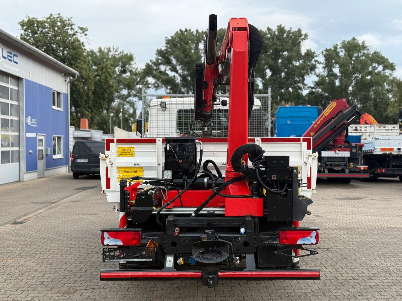 MAN TGL 8.220 4x2 Kipper Kran Palfinger 7.001-K A - Dostavno vozilo prekucnik: slika 4 MAN TGL 8.220 4x2 Kipper Kran Palfinger 7.001-K A - Dostavno vozilo prekucnik: slika 4