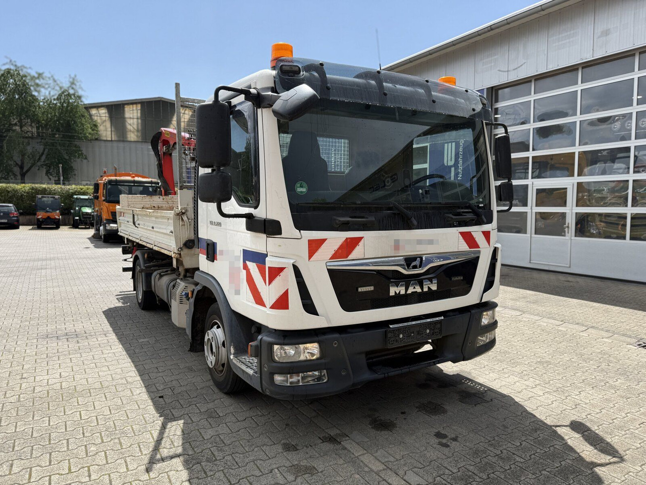 MAN TGL 8.220 4x2 Kipper Kran Palfinger 7.001-K A - Dostavno vozilo prekucnik: slika 1 MAN TGL 8.220 4x2 Kipper Kran Palfinger 7.001-K A - Dostavno vozilo prekucnik: slika 1