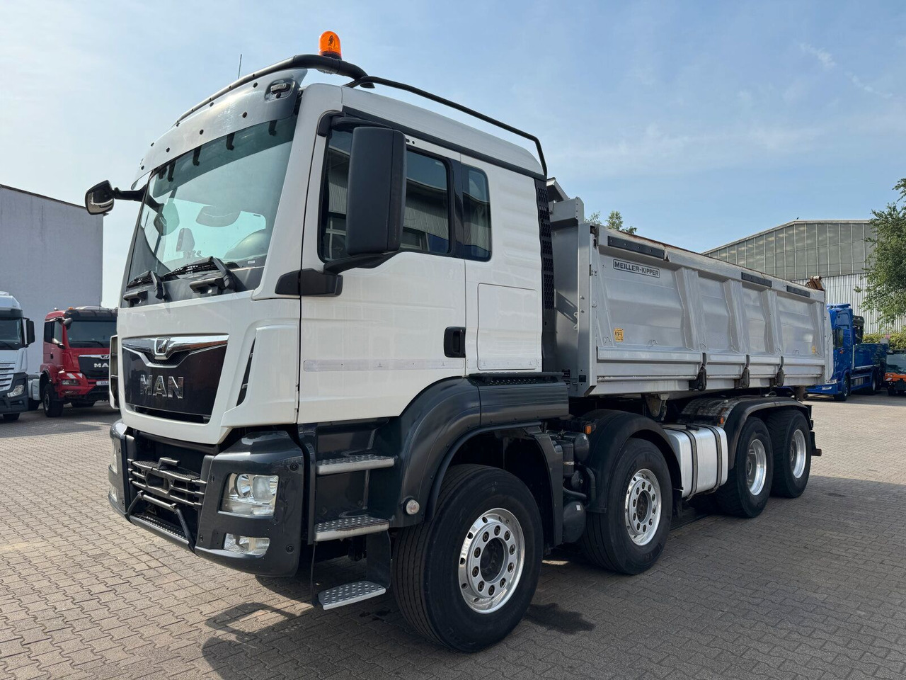 MAN TGS 35.460 8x4 BL Kipper Meiller Bordmatik - Tovornjak prekucnik: slika 2 MAN TGS 35.460 8x4 BL Kipper Meiller Bordmatik - Tovornjak prekucnik: slika 2