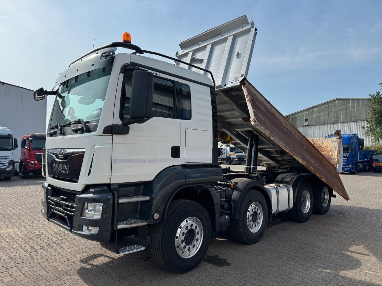 MAN TGS 35.460 8x4 BL Kipper Meiller Bordmatik - Tovornjak prekucnik: slika 4 MAN TGS 35.460 8x4 BL Kipper Meiller Bordmatik - Tovornjak prekucnik: slika 4