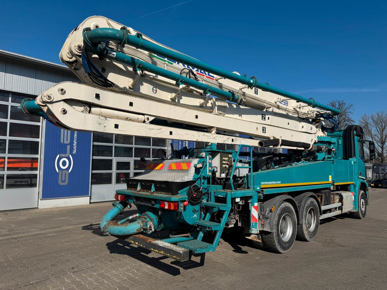 Mercedes-Benz AROCS 2836 6x4 Euro 6 Betonpumpe SERMAC 4Z38 - Črpalka za beton: slika 4 Mercedes-Benz AROCS 2836 6x4 Euro 6 Betonpumpe SERMAC 4Z38 - Črpalka za beton: slika 4