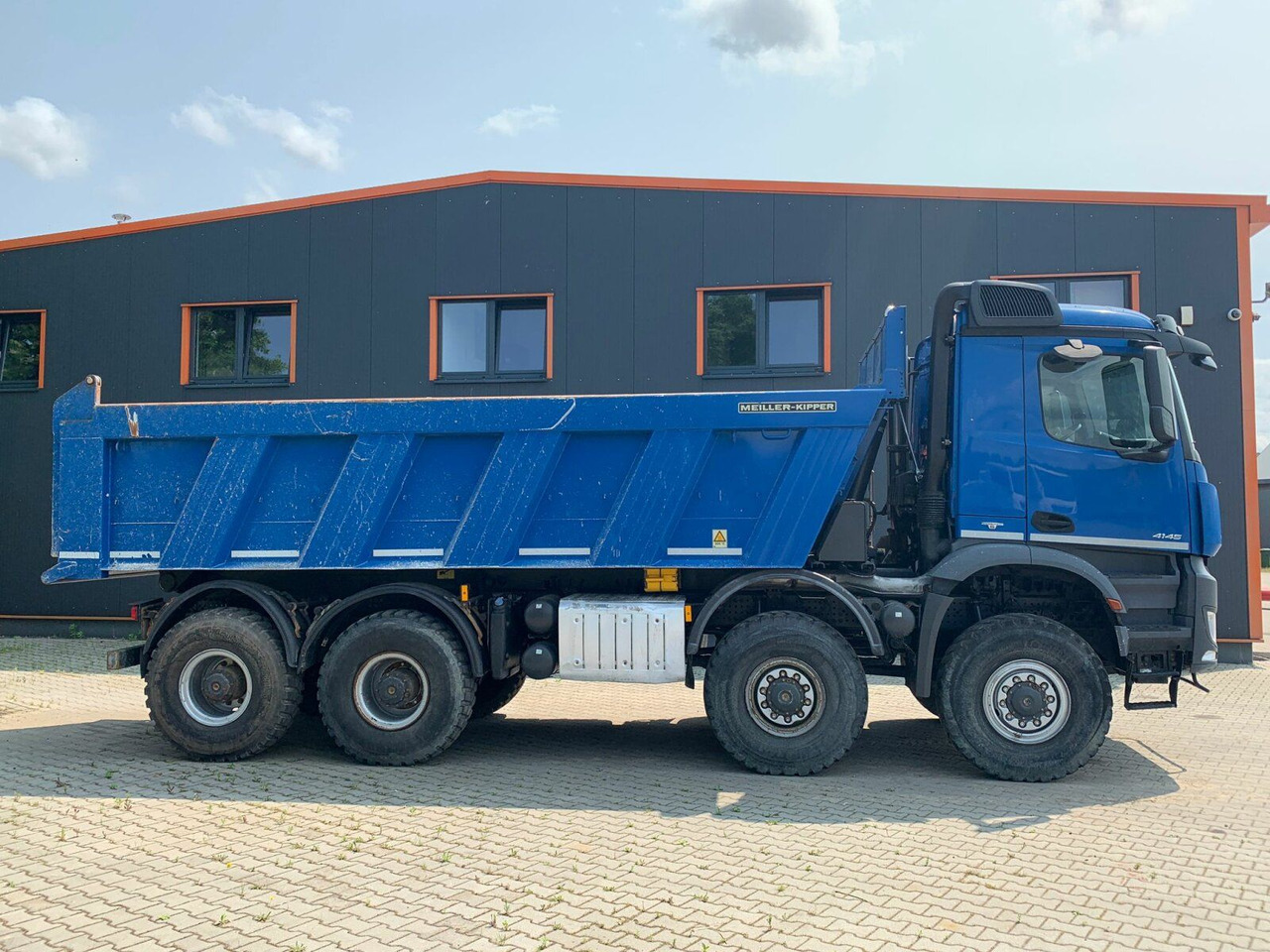 Mercedes-Benz AROCS 4145 8x8 EURO6 Muldenkipper TOP! - Tovornjak prekucnik: slika 3 Mercedes-Benz AROCS 4145 8x8 EURO6 Muldenkipper TOP! - Tovornjak prekucnik: slika 3