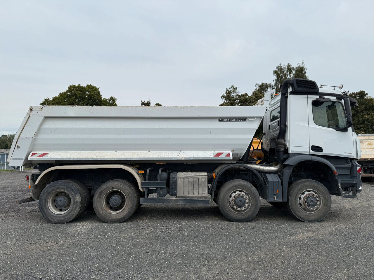 Mercedes-Benz AROCS 4145 8x8 Meiller Muldenkipper - Tovornjak prekucnik: slika 3 Mercedes-Benz AROCS 4145 8x8 Meiller Muldenkipper - Tovornjak prekucnik: slika 3