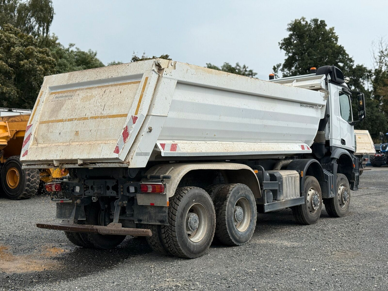 Mercedes-Benz AROCS 4145 8x8 Meiller Muldenkipper - Komunalni tovornjak: slika 4 Mercedes-Benz AROCS 4145 8x8 Meiller Muldenkipper - Komunalni tovornjak: slika 4