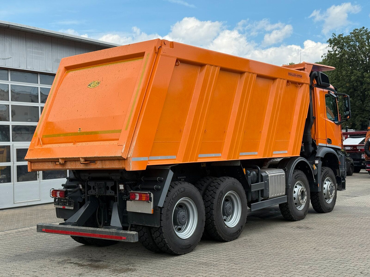 Mercedes-Benz AROCS 4851 8x6 Euro 6 Gesteinkipper MEILLER 25m³ - Tovornjak prekucnik: slika 3 Mercedes-Benz AROCS 4851 8x6 Euro 6 Gesteinkipper MEILLER 25m³ - Tovornjak prekucnik: slika 3