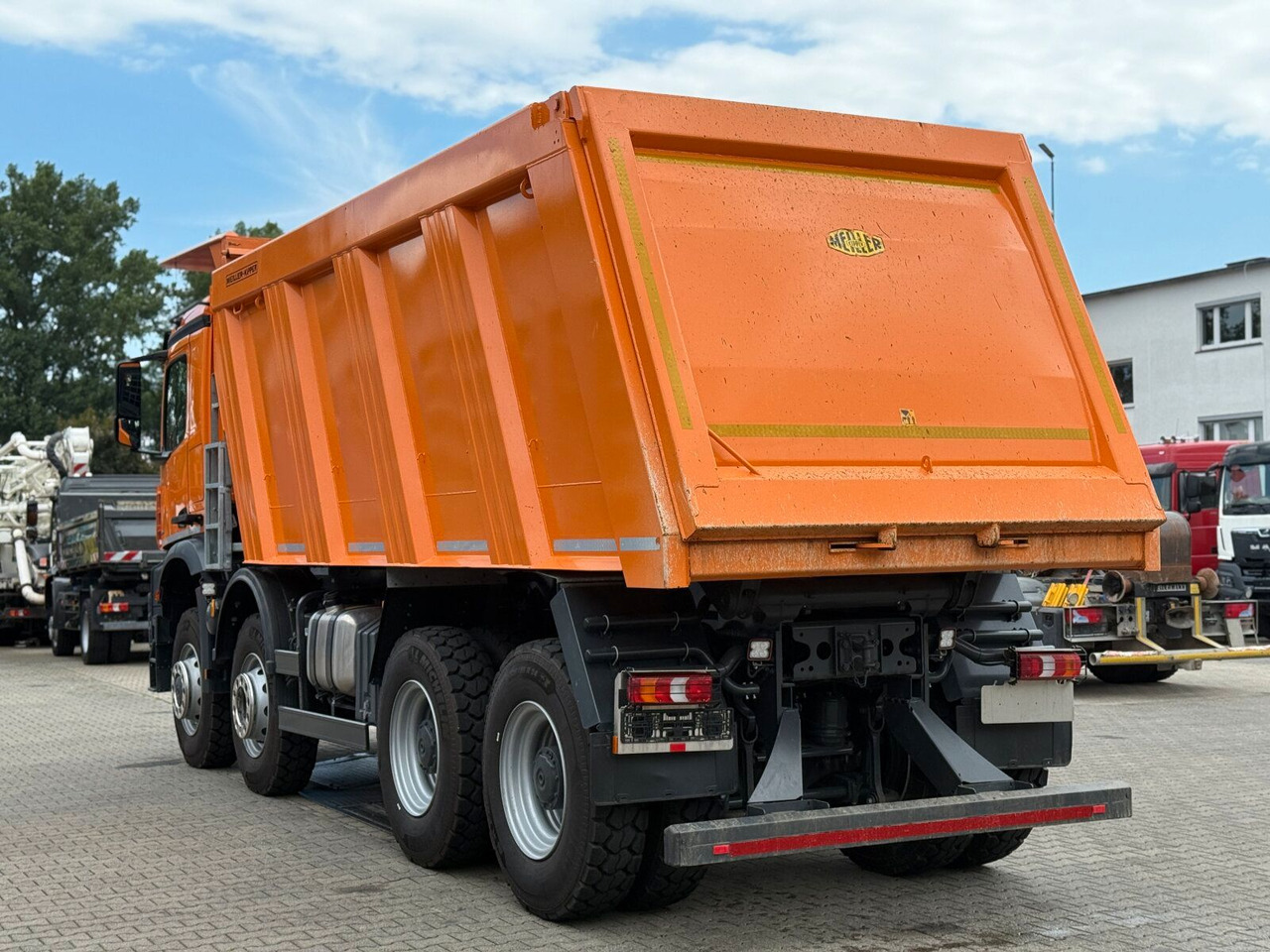 Mercedes-Benz AROCS 4851 8x6 Euro 6 Gesteinkipper MEILLER 25m³ - Tovornjak prekucnik: slika 5 Mercedes-Benz AROCS 4851 8x6 Euro 6 Gesteinkipper MEILLER 25m³ - Tovornjak prekucnik: slika 5