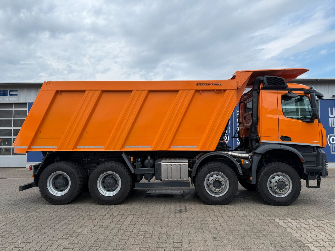 Mercedes-Benz AROCS 4851 8x6 Euro 6 Gesteinkipper MEILLER 25m³ - Tovornjak prekucnik: slika 2 Mercedes-Benz AROCS 4851 8x6 Euro 6 Gesteinkipper MEILLER 25m³ - Tovornjak prekucnik: slika 2
