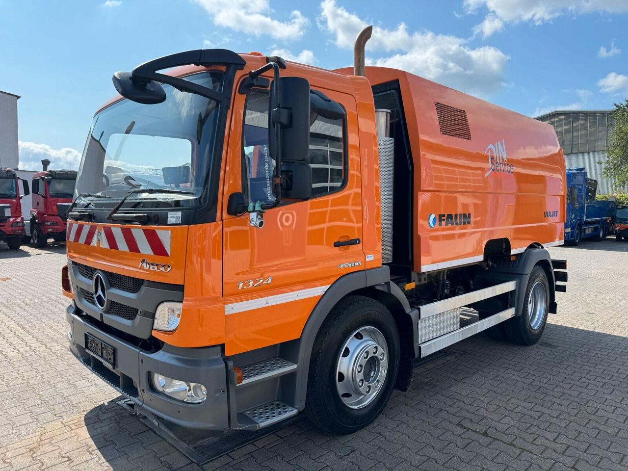 Mercedes-Benz ATEGO 1324 4x2 Kehrmaschine FAUN Viajet 6R/H - Vozilo za pometanje: slika 2 Mercedes-Benz ATEGO 1324 4x2 Kehrmaschine FAUN Viajet 6R/H - Vozilo za pometanje: slika 2