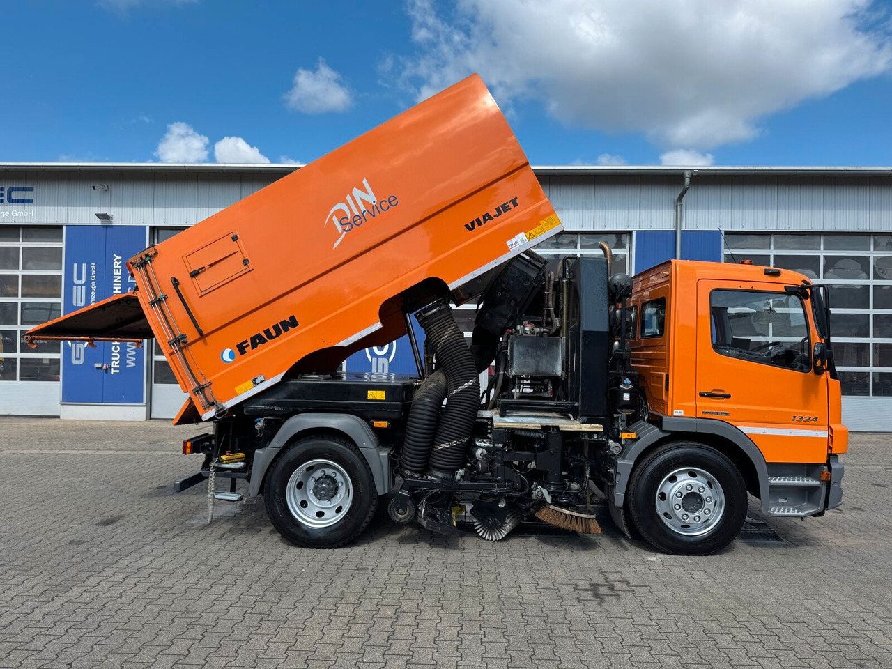 Mercedes-Benz ATEGO 1324 4x2 Kehrmaschine FAUN Viajet 6R/H - Vozilo za pometanje: slika 4 Mercedes-Benz ATEGO 1324 4x2 Kehrmaschine FAUN Viajet 6R/H - Vozilo za pometanje: slika 4