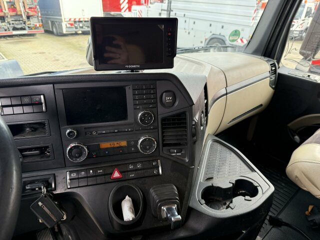 Mercedes-Benz Actros 4x2 Pritsche Plane Laderampe + Anhänger - Tovornjak s ponjavo: slika 3 Mercedes-Benz Actros 4x2 Pritsche Plane Laderampe + Anhänger - Tovornjak s ponjavo: slika 3