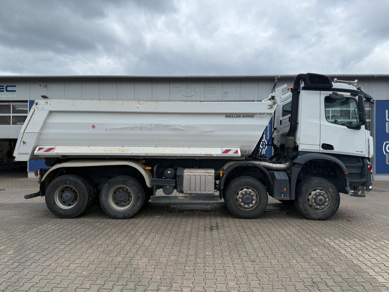 Mercedes-Benz Arocs 4145 8x8 Muldenkipper MEILLER - Komunalni tovornjak: slika 3 Mercedes-Benz Arocs 4145 8x8 Muldenkipper MEILLER - Komunalni tovornjak: slika 3