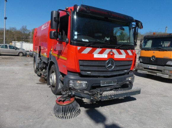 Mercedes-Benz Atego 1324 4x2 Kehrmaschine BROCK HD Anlage - Vozilo za pometanje: slika 1 Mercedes-Benz Atego 1324 4x2 Kehrmaschine BROCK HD Anlage - Vozilo za pometanje: slika 1