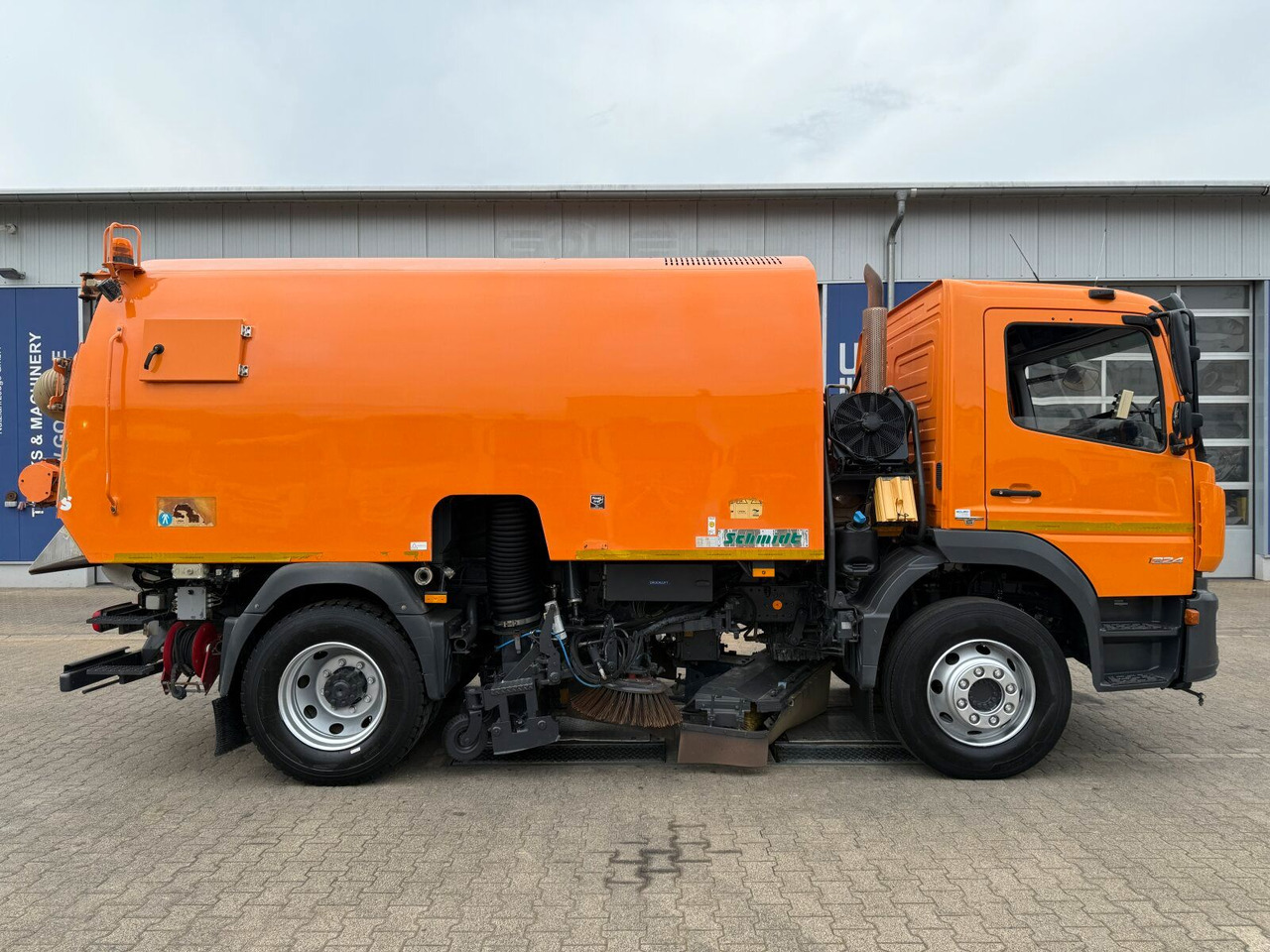 Mercedes-Benz Atego 1324 4x2 Kehrmaschine Schmidt SKF S7B 7 m³ - Vozilo za pometanje: slika 2 Mercedes-Benz Atego 1324 4x2 Kehrmaschine Schmidt SKF S7B 7 m³ - Vozilo za pometanje: slika 2