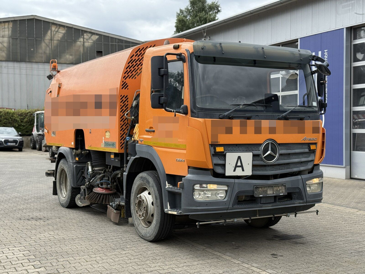 Mercedes-Benz Atego 1324 4x2 Kehrmaschine Schmidt SKF S7B 7 m³ - Vozilo za pometanje: slika 1 Mercedes-Benz Atego 1324 4x2 Kehrmaschine Schmidt SKF S7B 7 m³ - Vozilo za pometanje: slika 1