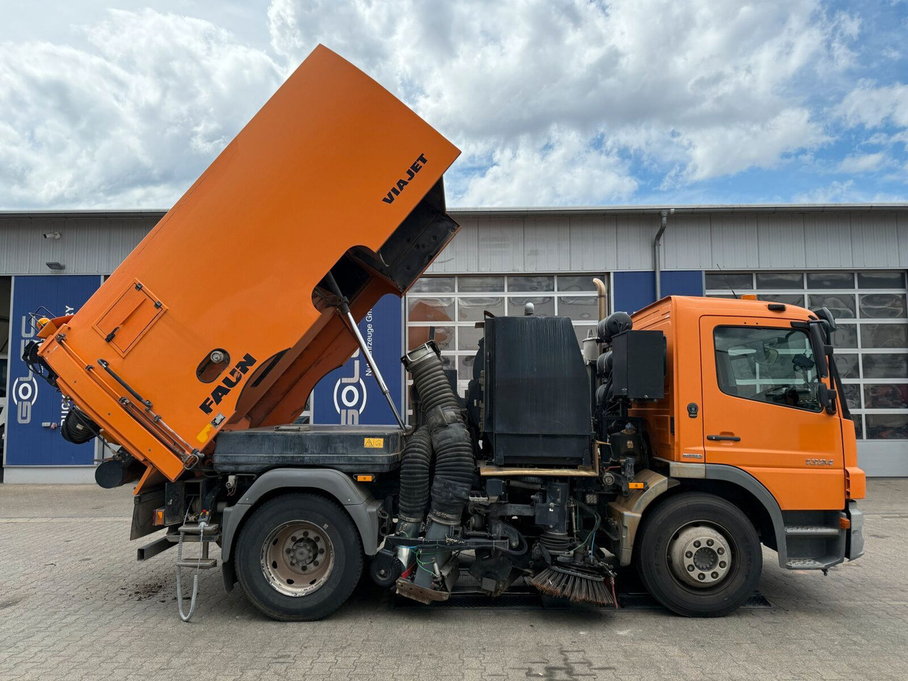 Mercedes-Benz Atego 1324 4x2 Kehrmaschine Viajet 6R/L - Vozilo za pometanje: slika 3 Mercedes-Benz Atego 1324 4x2 Kehrmaschine Viajet 6R/L - Vozilo za pometanje: slika 3