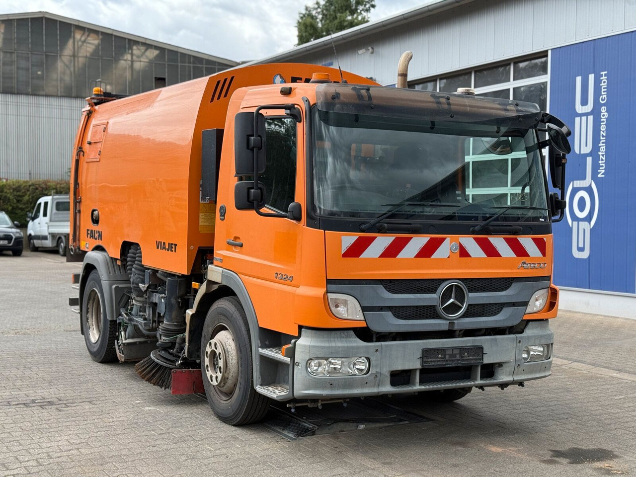 Mercedes-Benz Atego 1324 4x2 Kehrmaschine Viajet 6R/L - Vozilo za pometanje: slika 1 Mercedes-Benz Atego 1324 4x2 Kehrmaschine Viajet 6R/L - Vozilo za pometanje: slika 1