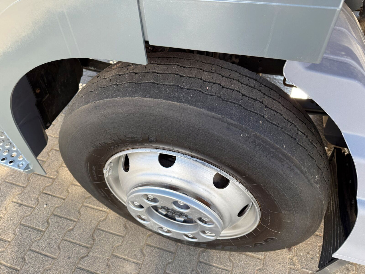 Vozilo za pometanje Mercedes-Benz Atego 1518 4x2 Kehrmaschine Bucher 500: slika 22