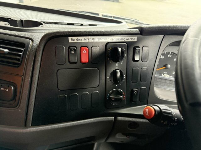 Mercedes-Benz Atego Kehrmaschine BUCHER CITYFANT 5000 - Vozilo za pometanje: slika 5 Mercedes-Benz Atego Kehrmaschine BUCHER CITYFANT 5000 - Vozilo za pometanje: slika 5