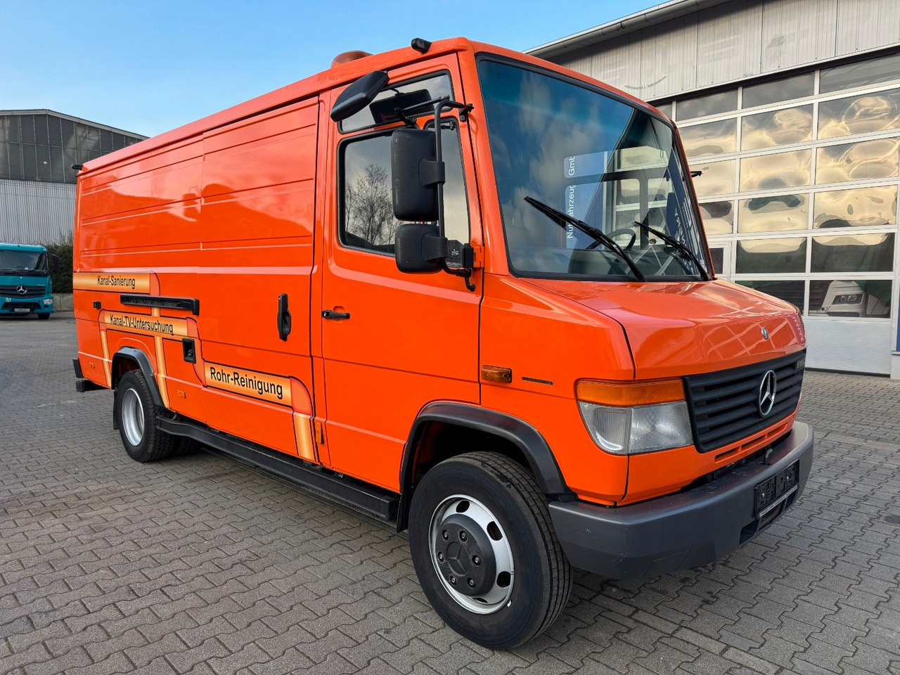Mercedes-Benz Vario 818D Kanalreiniger Rockstroh Drain Jet 100 - Vakuumski tovornjak: slika 1 Mercedes-Benz Vario 818D Kanalreiniger Rockstroh Drain Jet 100 - Vakuumski tovornjak: slika 1