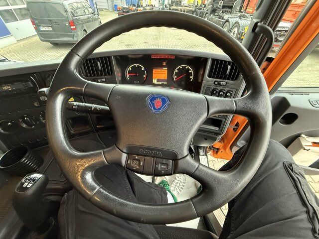 Scania P230 Kehrmaschine Johnston VT605- 6 M³ - Vozilo za pometanje: slika 2 Scania P230 Kehrmaschine Johnston VT605- 6 M³ - Vozilo za pometanje: slika 2