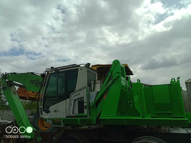 Sennebogen 818-E Umschlagbagger - 83 Ton - mit Greifer - Bager na kolesih: slika 2 Sennebogen 818-E Umschlagbagger - 83 Ton - mit Greifer - Bager na kolesih: slika 2