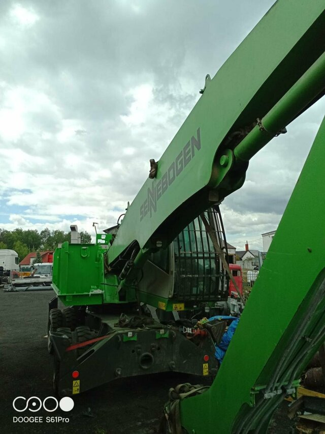 Sennebogen 818-E Umschlagbagger - 83 Ton - mit Greifer - Bager na kolesih: slika 4 Sennebogen 818-E Umschlagbagger - 83 Ton - mit Greifer - Bager na kolesih: slika 4