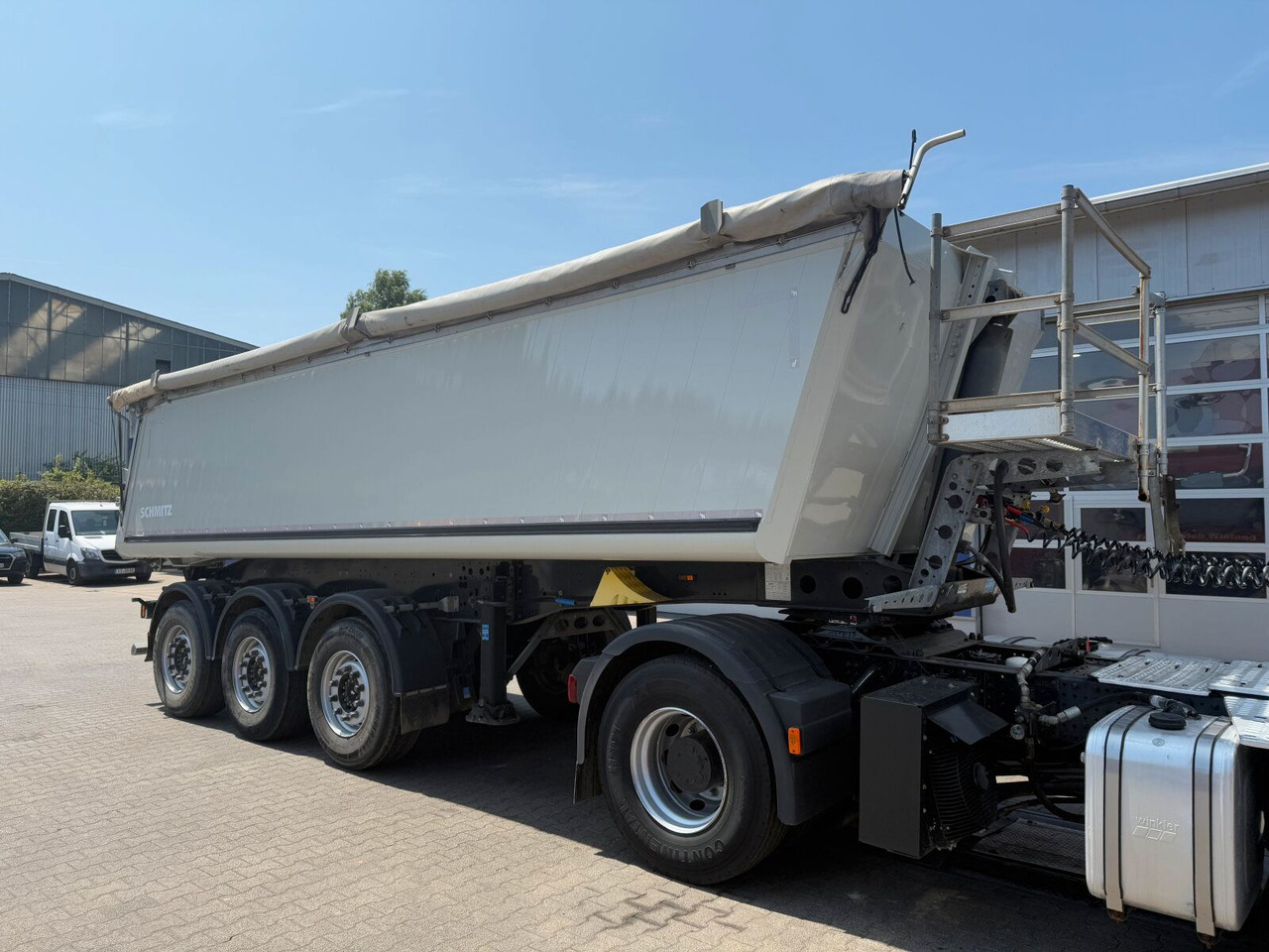 Iveco S-WAY 4x4H Zugmaschine Euro 6 *Kippauflieger - Vlačilec: slika 2 Iveco S-WAY 4x4H Zugmaschine Euro 6 *Kippauflieger - Vlačilec: slika 2