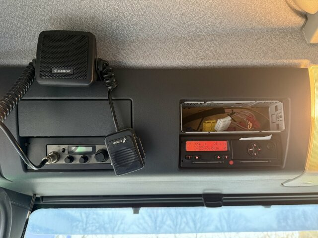 MAN TGS 18.440 4x4H Eur 5 Sattelzugmaschine - Vlačilec: slika 2 MAN TGS 18.440 4x4H Eur 5 Sattelzugmaschine - Vlačilec: slika 2