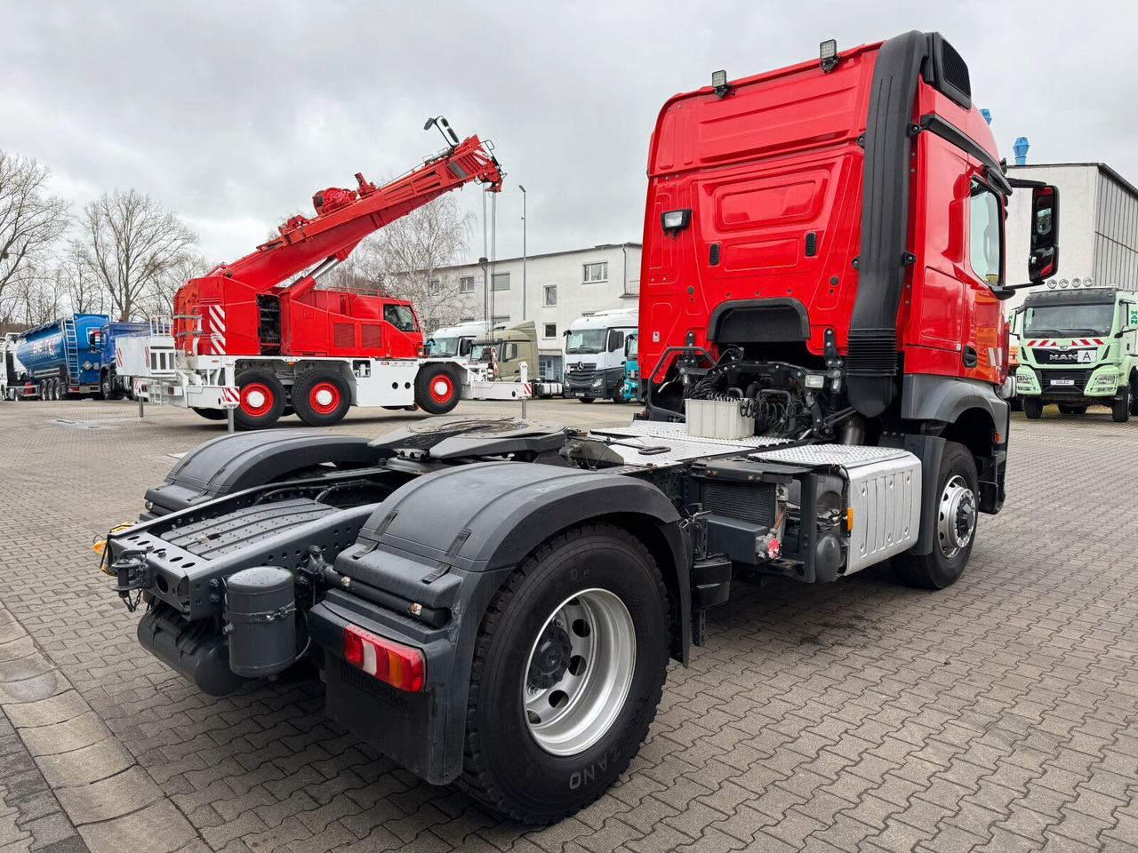 Mercedes-Benz Arocs 1845 LS 4x4 HAD *Kipphyd. Euro6 Blatt/Luft - Vlačilec: slika 3 Mercedes-Benz Arocs 1845 LS 4x4 HAD *Kipphyd. Euro6 Blatt/Luft - Vlačilec: slika 3