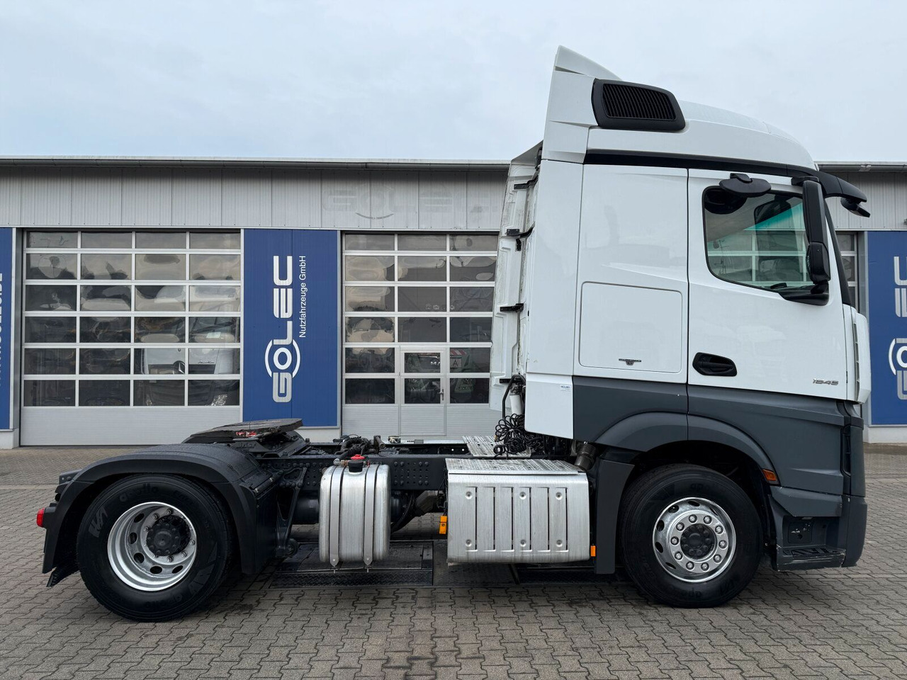 Mercedes-Benz MB Actros 1845 LS Sattelzugmaschine 4x2 - Vlačilec: slika 4 Mercedes-Benz MB Actros 1845 LS Sattelzugmaschine 4x2 - Vlačilec: slika 4