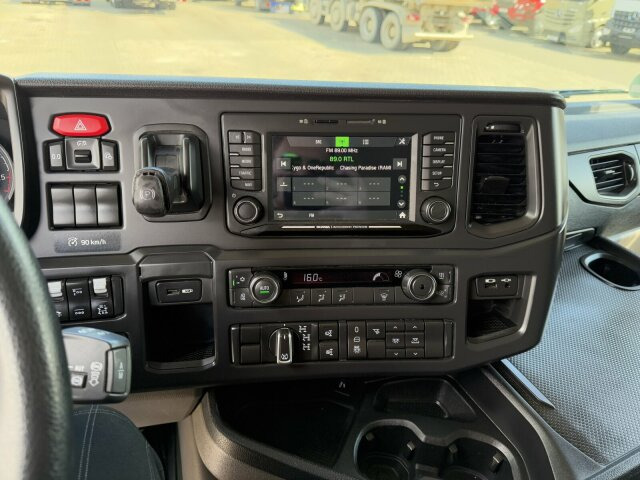 Scania G450 XT 4x4 Euro 6 SZM Kipphydraulik Blatt/ Luft - Vlačilec: slika 3 Scania G450 XT 4x4 Euro 6 SZM Kipphydraulik Blatt/ Luft - Vlačilec: slika 3