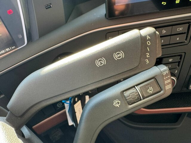 Volvo FH16 750 8X4 Holztransport Alukar TOP! - Tovornjak za prevoz lesa: slika 3 Volvo FH16 750 8X4 Holztransport Alukar TOP! - Tovornjak za prevoz lesa: slika 3