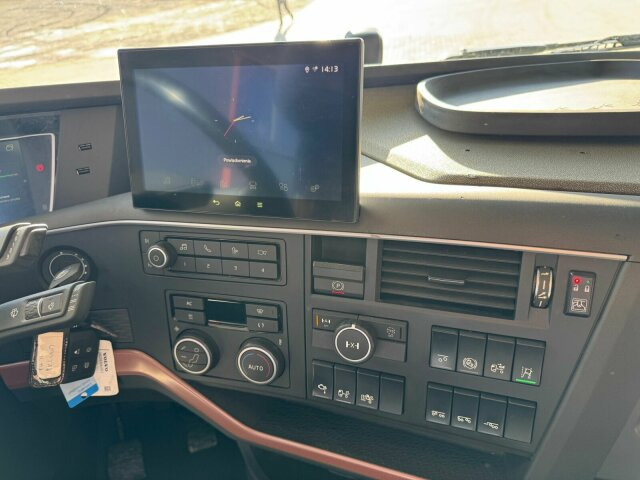 Volvo FH16 750 8X4 Holztransport Alukar TOP! - Tovornjak za prevoz lesa: slika 2 Volvo FH16 750 8X4 Holztransport Alukar TOP! - Tovornjak za prevoz lesa: slika 2