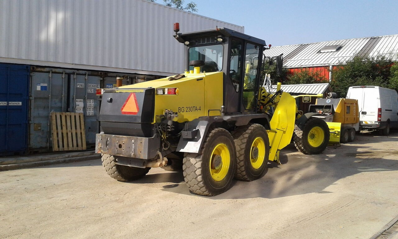 HBM-Nobas HBM 230 - Greder: slika 1 HBM-Nobas HBM 230 - Greder: slika 1