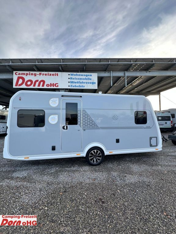 Knaus Azur 500 FU ehem. Messefahrzeug Knaus Azur 500 FU ehem. Messefahrzeug - Počitniška prikolica: slika 1 Knaus Azur 500 FU ehem. Messefahrzeug Knaus Azur 500 FU ehem. Messefahrzeug - Počitniška prikolica: slika 1