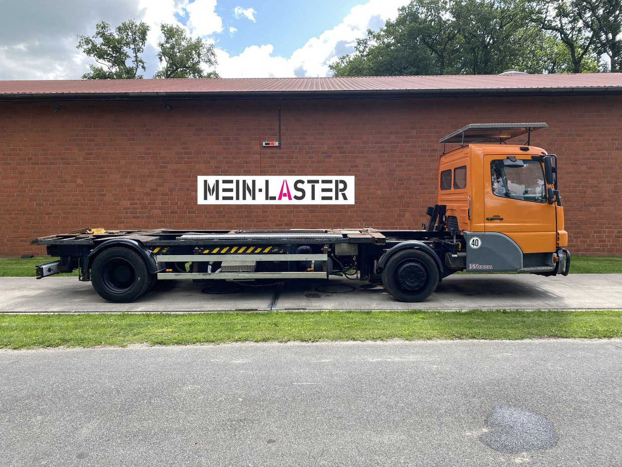 Mercedes-Benz Kamag Wiesel Umsetzter Sattelplatte - Kontejnerski tovornjak/ Tovornjak z zamenljivim tovoriščem: slika 2 Mercedes-Benz Kamag Wiesel Umsetzter Sattelplatte - Kontejnerski tovornjak/ Tovornjak z zamenljivim tovoriščem: slika 2