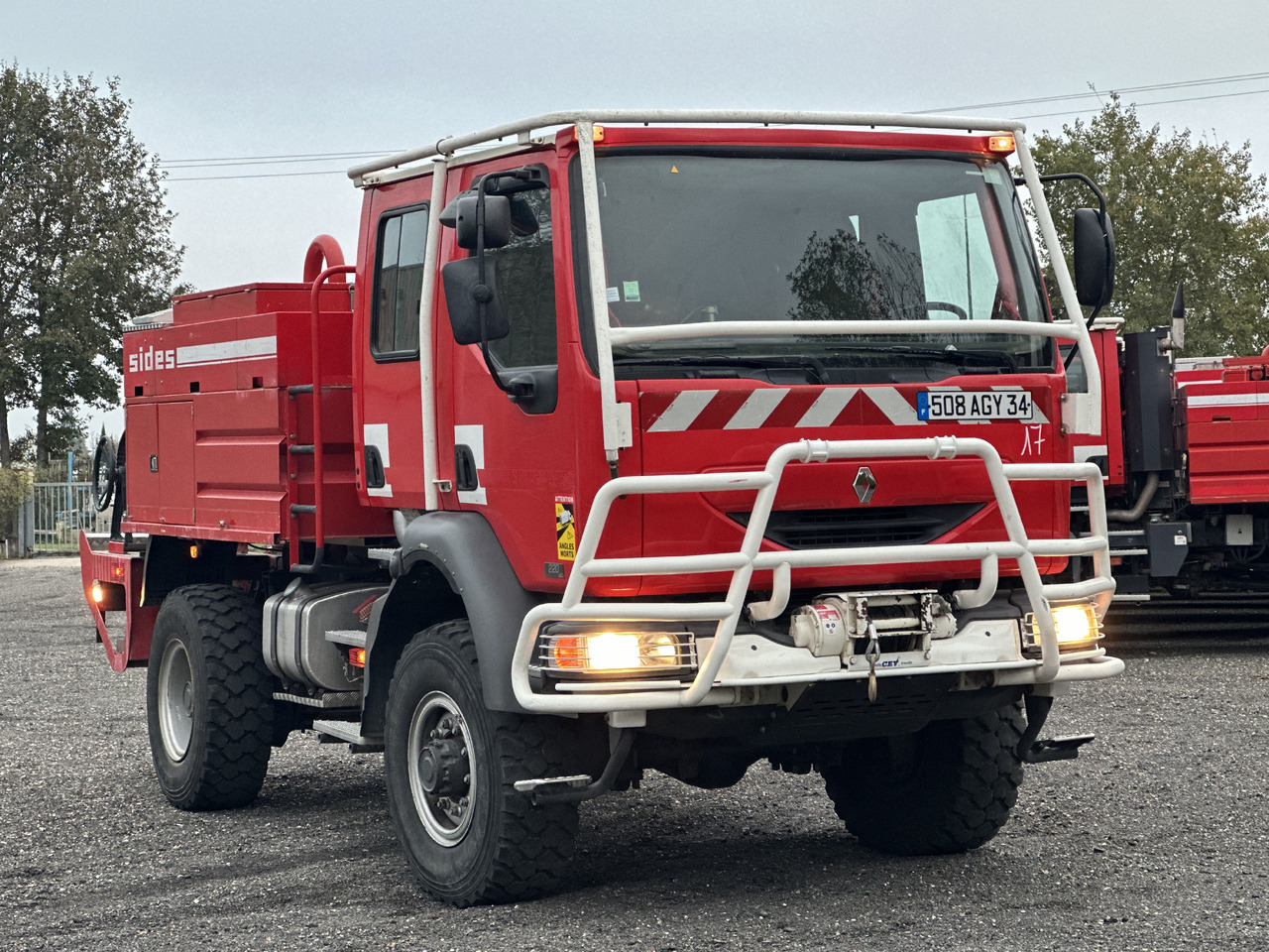 RENAULT Midlum 220 4x4 - Gasilsko vozilo: slika 1 RENAULT Midlum 220 4x4 - Gasilsko vozilo: slika 1