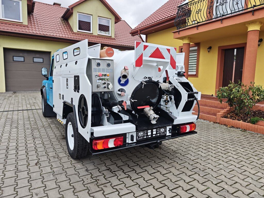 Land Rover Defender 130 RIVARD Premium - Vakuumski tovornjak: slika 4 Land Rover Defender 130 RIVARD Premium - Vakuumski tovornjak: slika 4