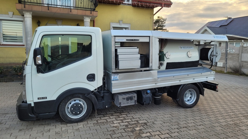 Nissan Cabstar COMBI Kanalreiniger VAAVUM CLEANER - Vakuumski tovornjak: slika 2 Nissan Cabstar COMBI Kanalreiniger VAAVUM CLEANER - Vakuumski tovornjak: slika 2