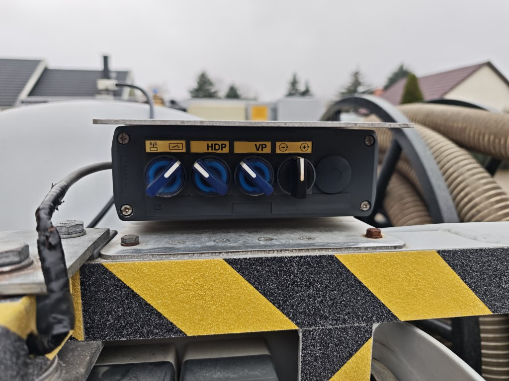 Vakuumski tovornjak Renault Maxity Kanalreiniger Hydrocureur Saugwagen: slika 45 Vakuumski tovornjak Renault Maxity Kanalreiniger Hydrocureur Saugwagen: slika 45