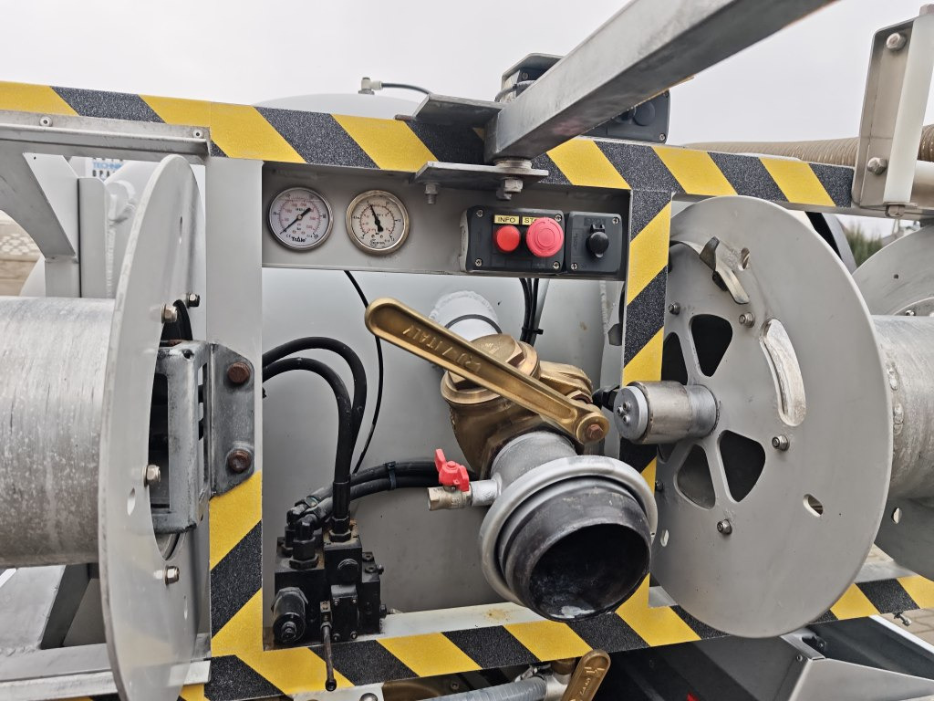 Vakuumski tovornjak Renault Maxity Kanalreiniger Hydrocureur Saugwagen: slika 42 Vakuumski tovornjak Renault Maxity Kanalreiniger Hydrocureur Saugwagen: slika 42