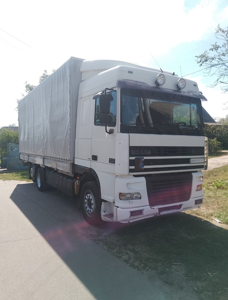 DAF XF95.430 - Tovornjak s ponjavo: slika 1 DAF XF95.430 - Tovornjak s ponjavo: slika 1