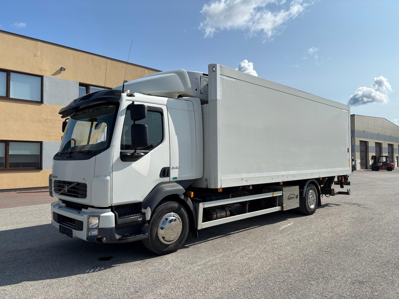 VOLVO FL240 - Tovornjak hladilnik: slika 3 VOLVO FL240 - Tovornjak hladilnik: slika 3