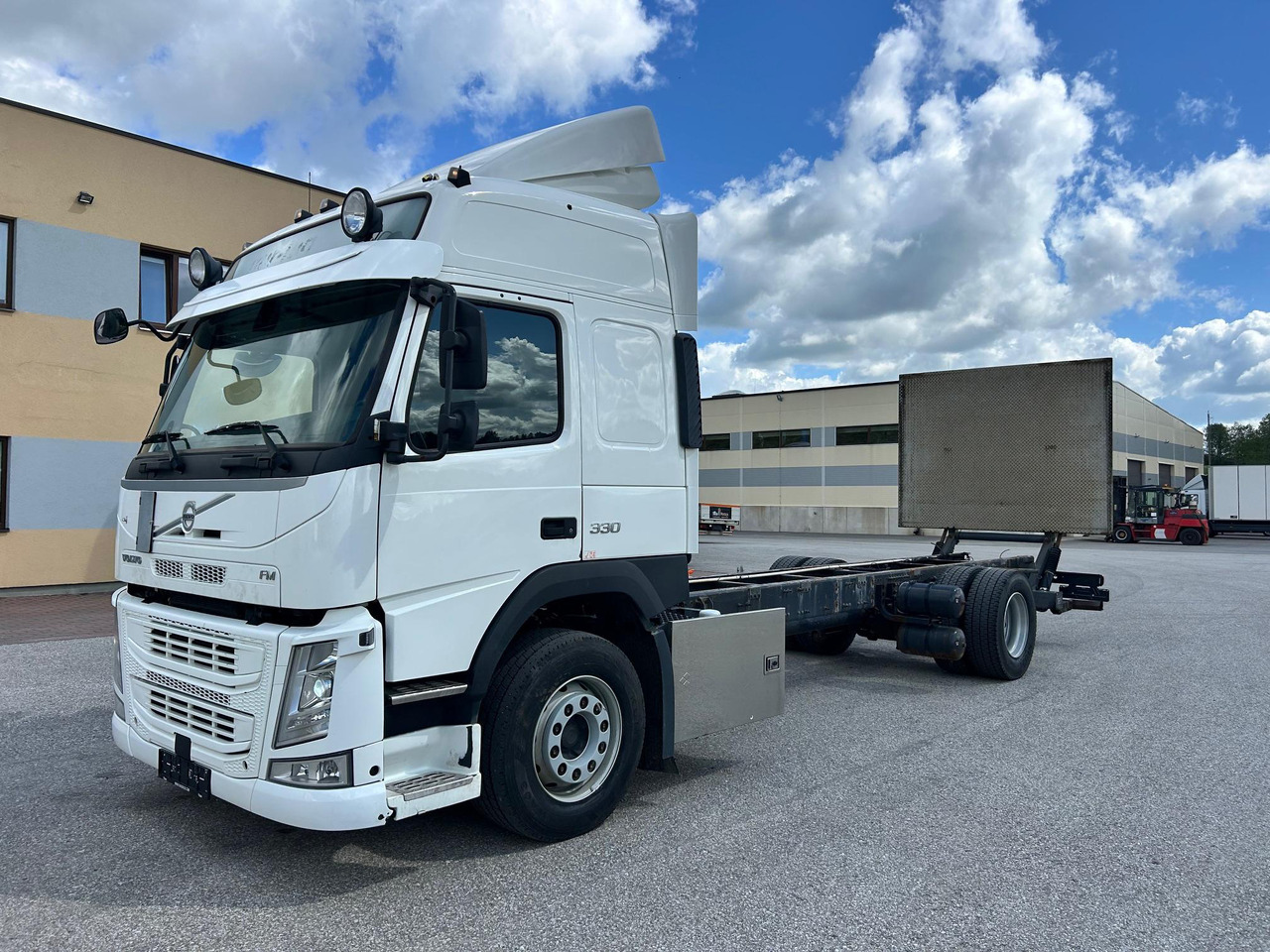 VOLVO FM330 - Tovornjak-šasija: slika 2 VOLVO FM330 - Tovornjak-šasija: slika 2
