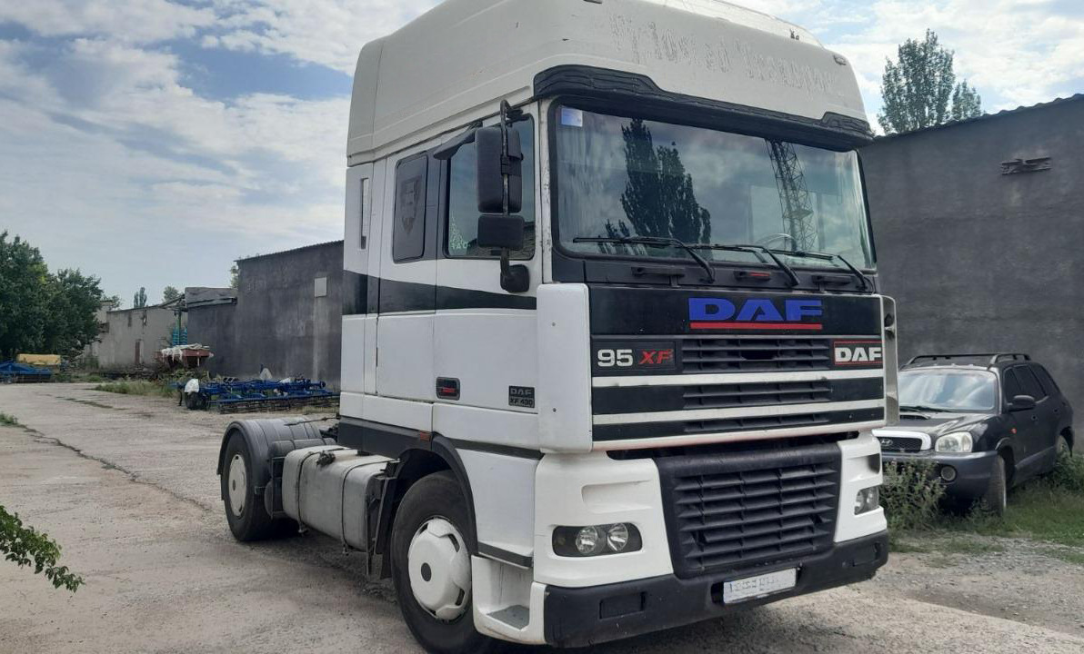 DAF 95XF430 - Vlačilec: slika 1 DAF 95XF430 - Vlačilec: slika 1