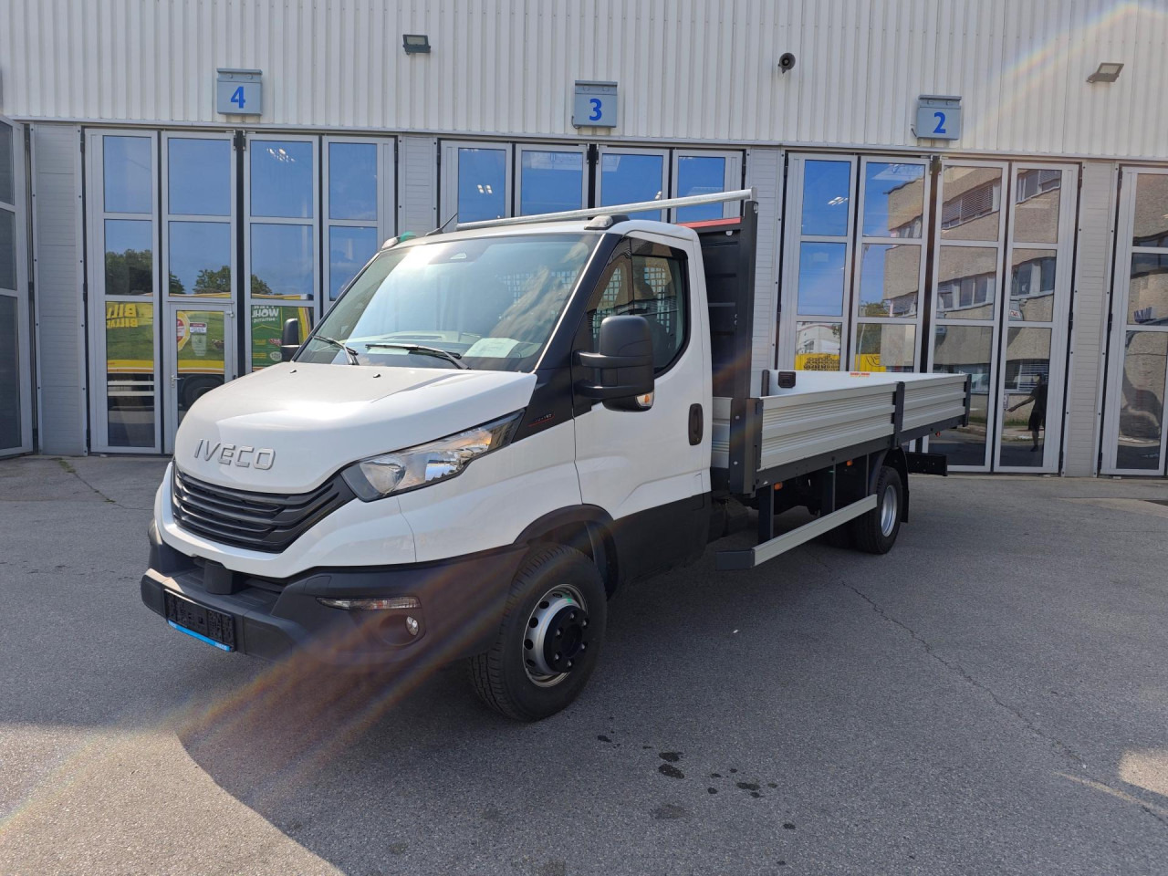 IVECO Daily 70C16H30 Euro6 Klima AHK ZV - Tovornjak s kesonom: slika 1 IVECO Daily 70C16H30 Euro6 Klima AHK ZV - Tovornjak s kesonom: slika 1