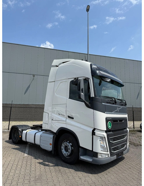 Volvo FH 13.420 FH420 XL cab / 4 units available - Vlačilec: slika 3 Volvo FH 13.420 FH420 XL cab / 4 units available - Vlačilec: slika 3