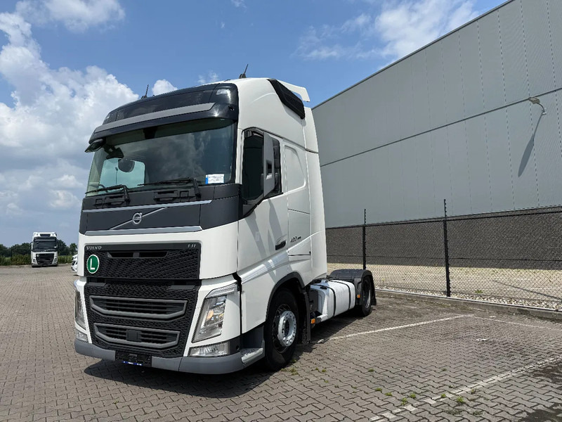 Volvo FH 13.420 FH420 XL cab / 4 units available - Vlačilec: slika 2 Volvo FH 13.420 FH420 XL cab / 4 units available - Vlačilec: slika 2
