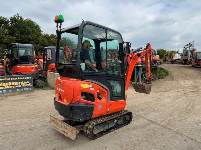 Kubota KX 016-4 - Mini bager: slika 2 Kubota KX 016-4 - Mini bager: slika 2
